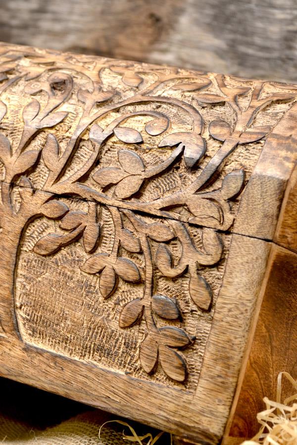 Mittelalter Truhe Lebensbaum aus Holz