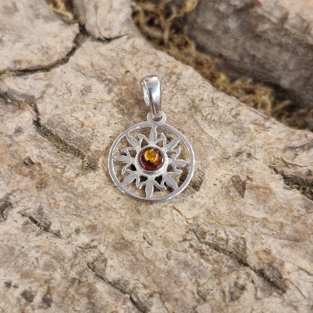 Amulett Sonne mit Bernstein aus Silber