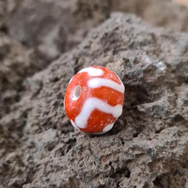 Angelsachsen Glasperle Ipswick rot-weiß
