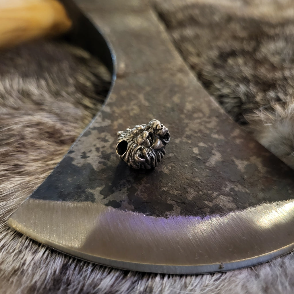 Antike Schmuckperle Löwenkopf aus Silber