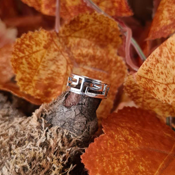 Antique Meander Ring in Silver