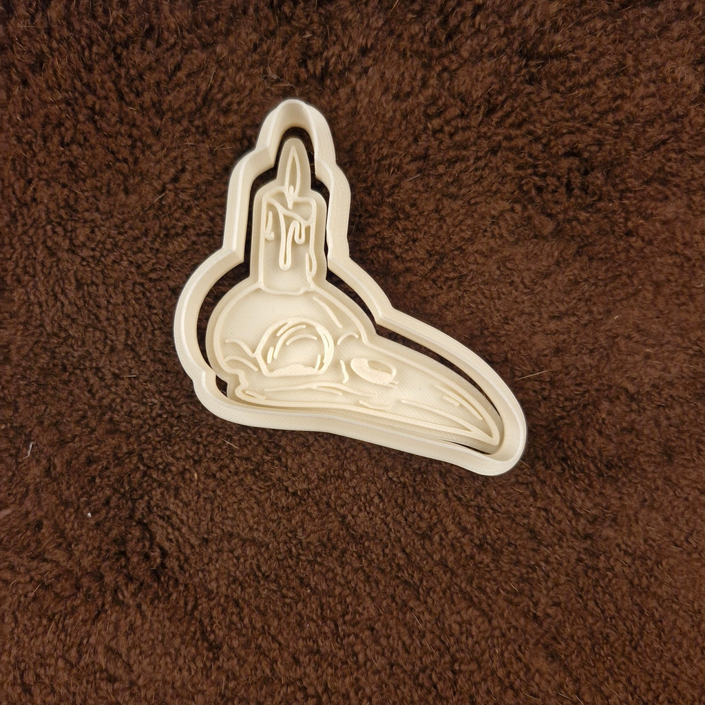 Cookie cutter with plunger