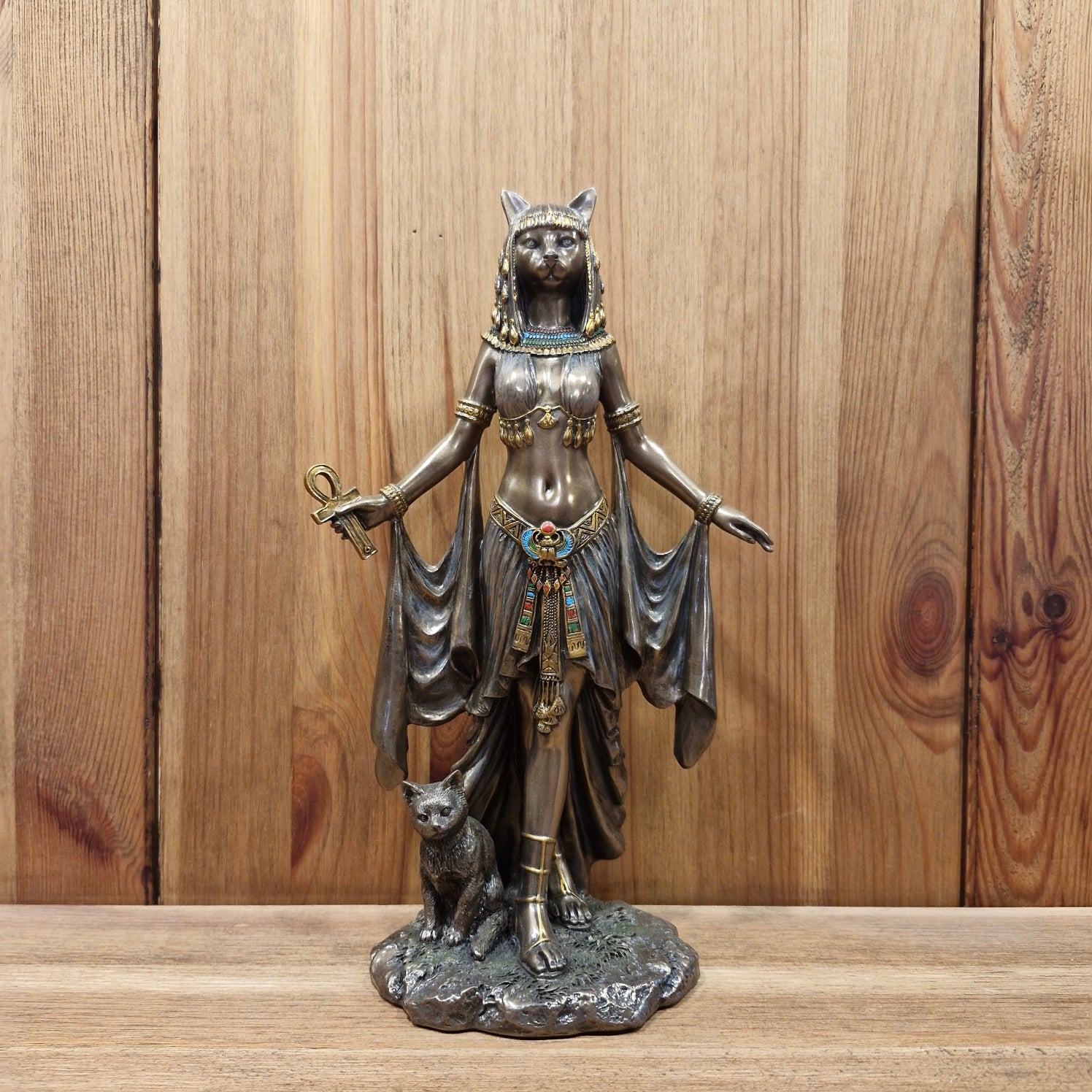 Bastet Ägyptische Katzengöttin der Liebe und Freude - handbemalt