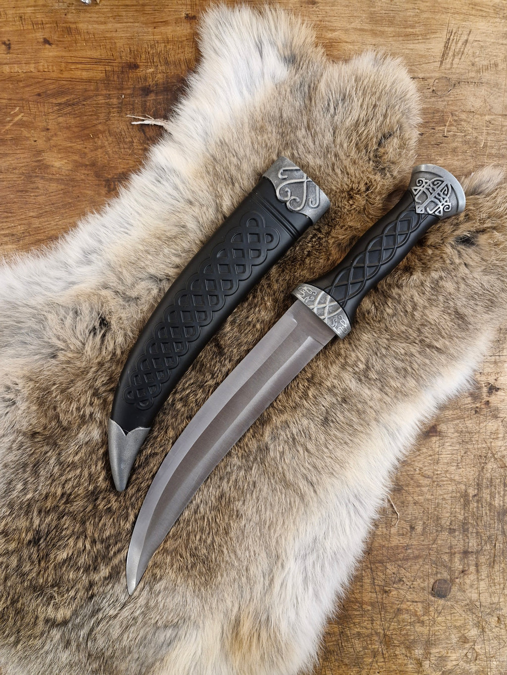 Deko Krummdolch mit Scheide