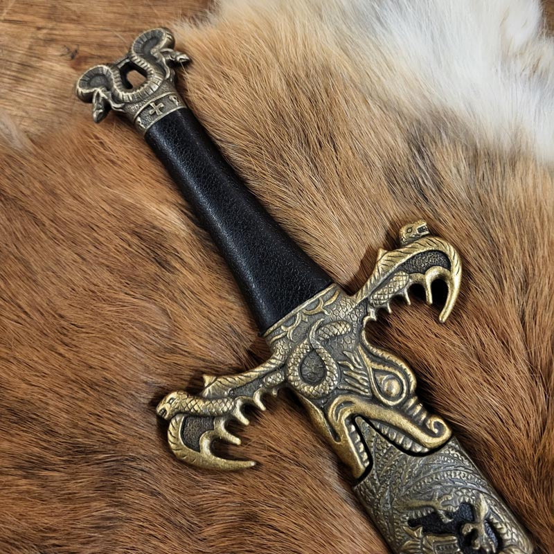 Fantasy Dagger with Dragon Wings