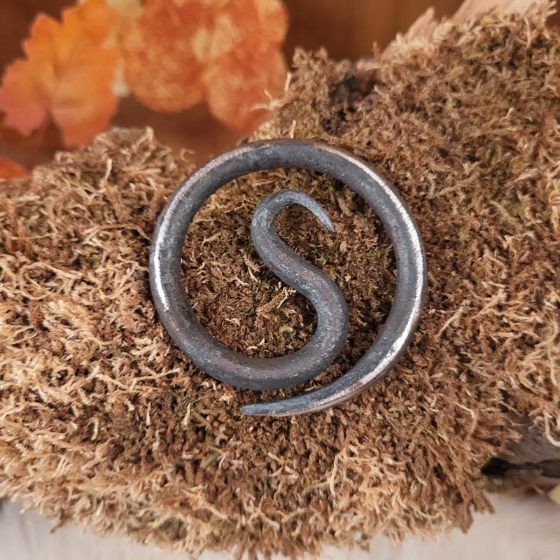 Fantasy Spiralfibel Lukka aus Stahl von Burgschneider