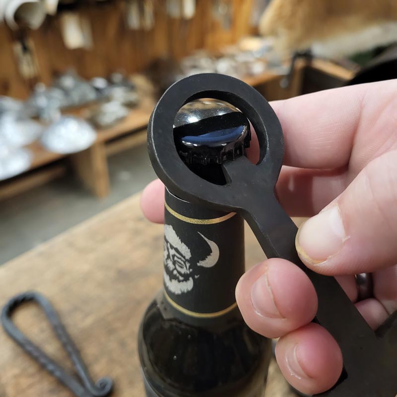 Flaschenöffner Thorshammer aus Stahl