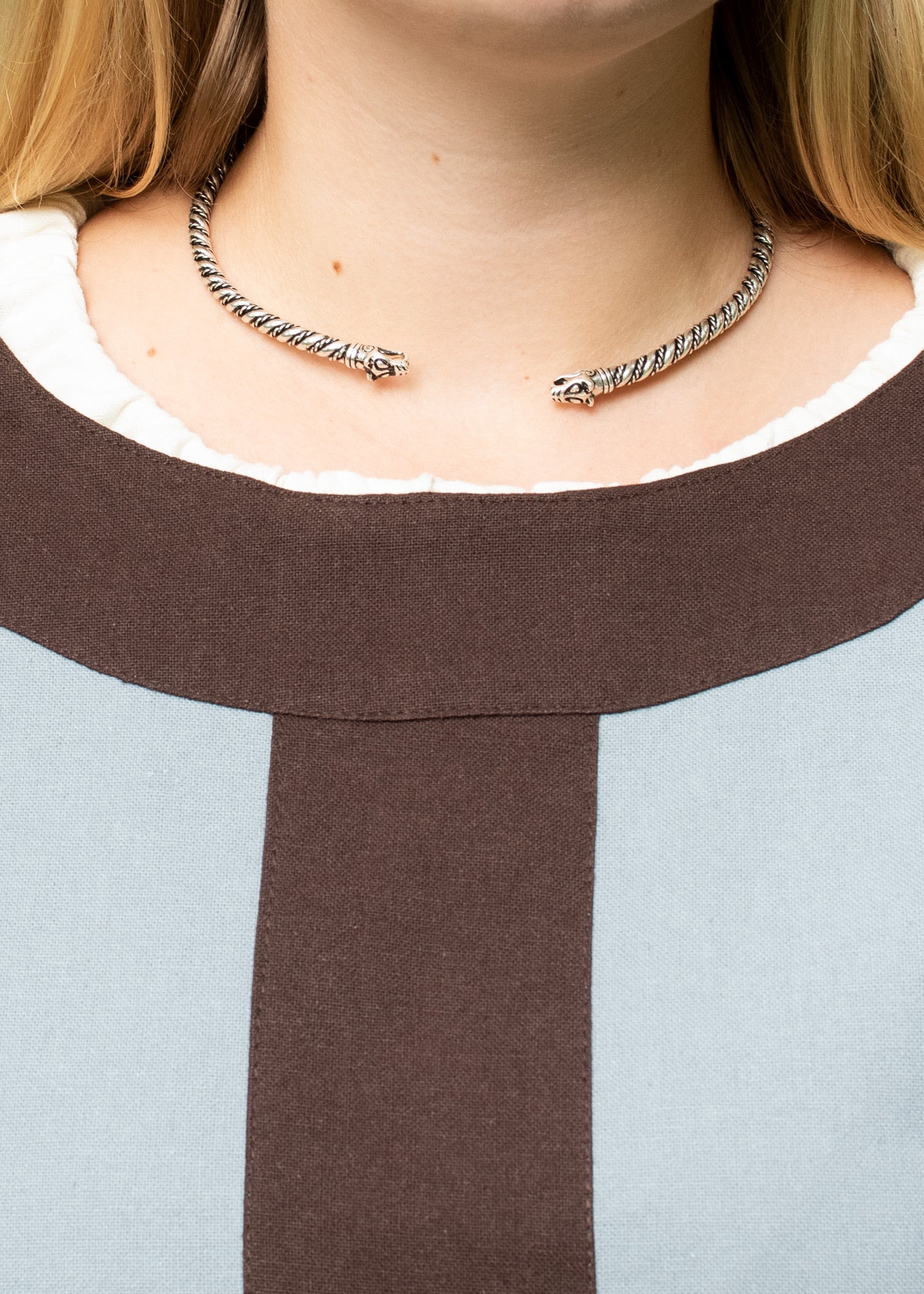 Frühmittelalter Kleid
