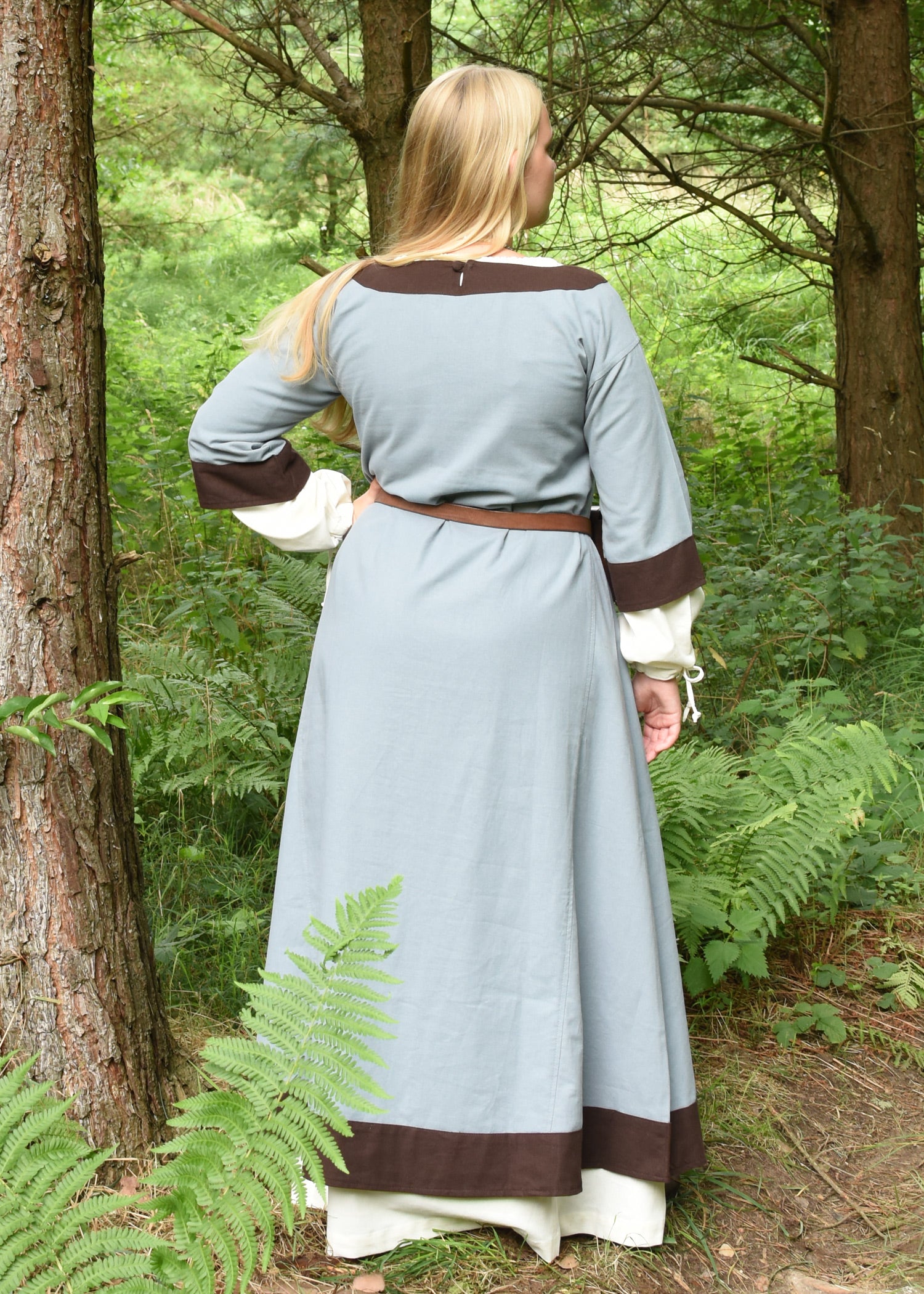 Frühmittelalter Kleid