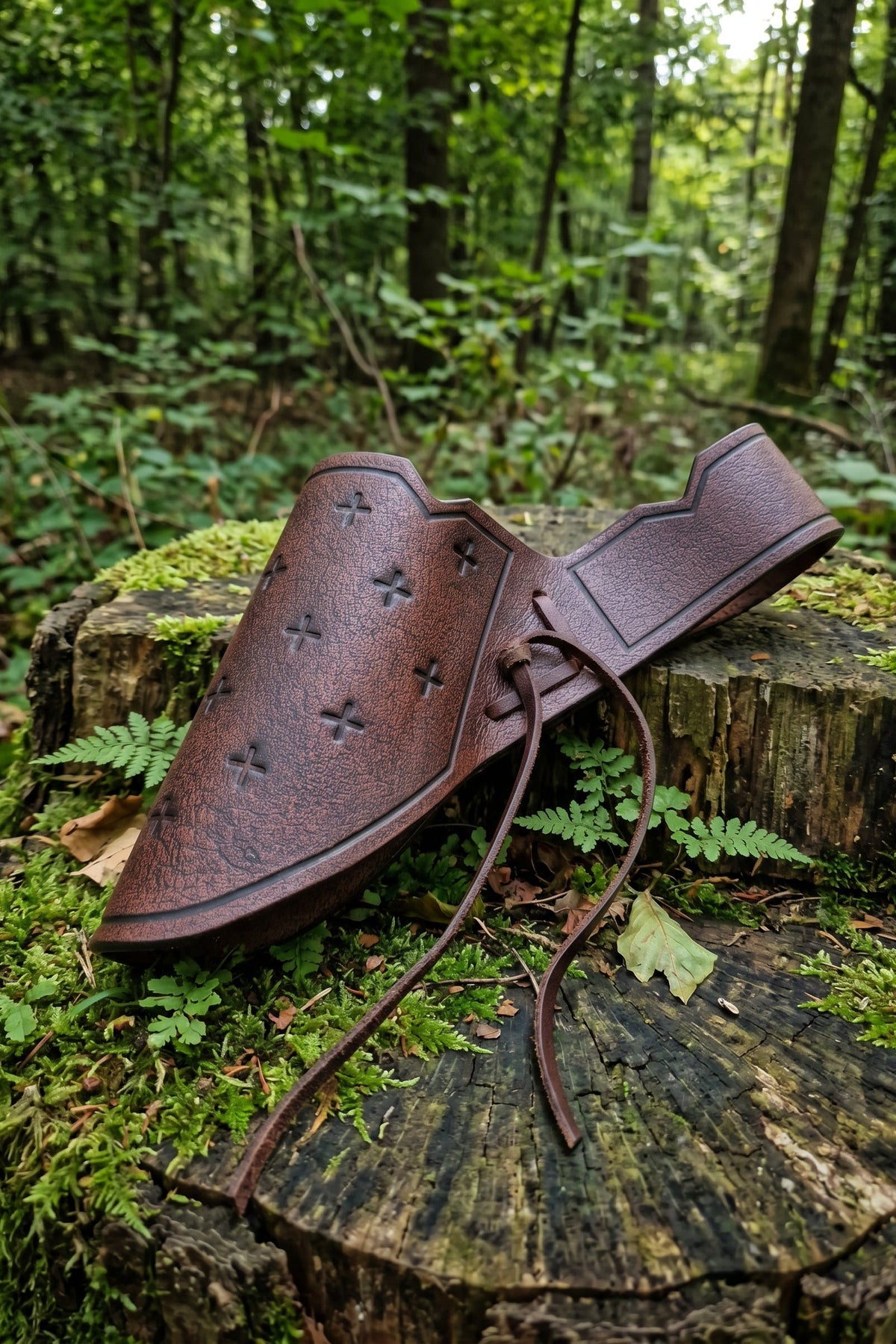Geprägter Schwerthalter aus Leder