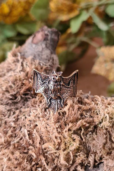 Gothic Bat Ring Bronze