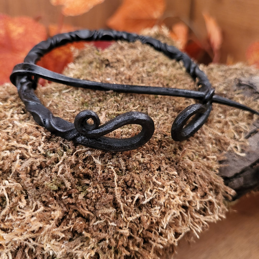 Große Wikinger Fibel aus Stahl - handgeschmiedet