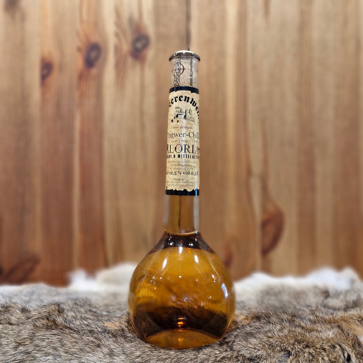 Ingwer-Chiliwein in Elixierflasche