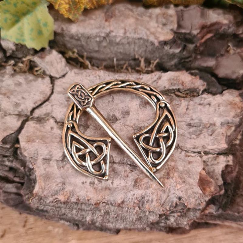 Celtic fibula Arthos made of bronze