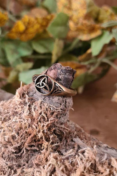Celtic Ring Triquetra made of Bronze