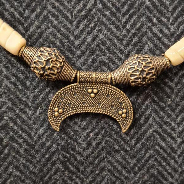 Kiewer Rus Lunula Amulett aus Bronze