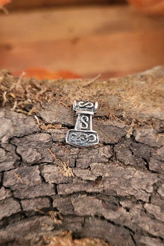 Small Thor's Hammer Wiki made of silver