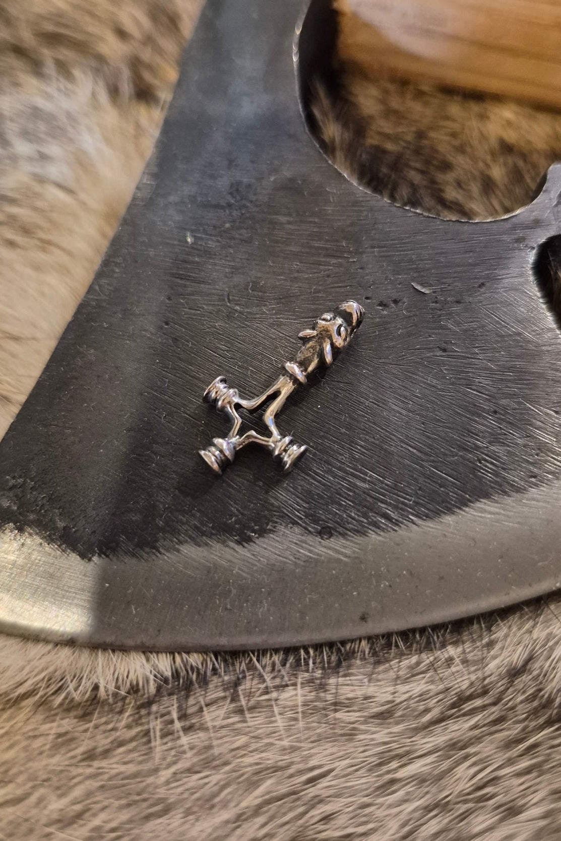 Kleines Wikinger Amulett Wolfskreuz aus Silber