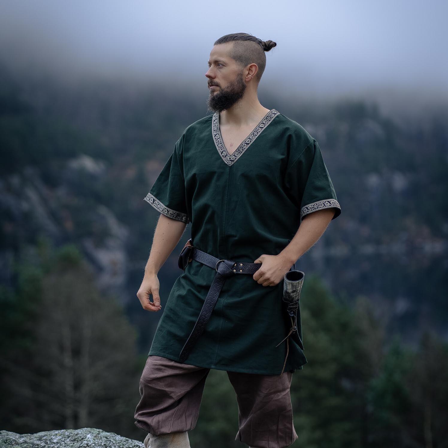 Kurzarmtunika mit Bordüre
