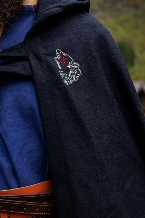 LARP Umhang Wolf mit Stickerei aus Wolle