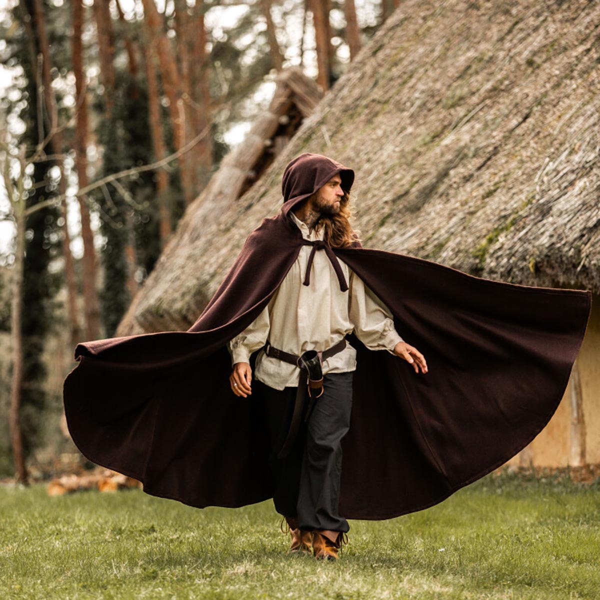 LARP Umhang mit langer Kapuze aus Wolle