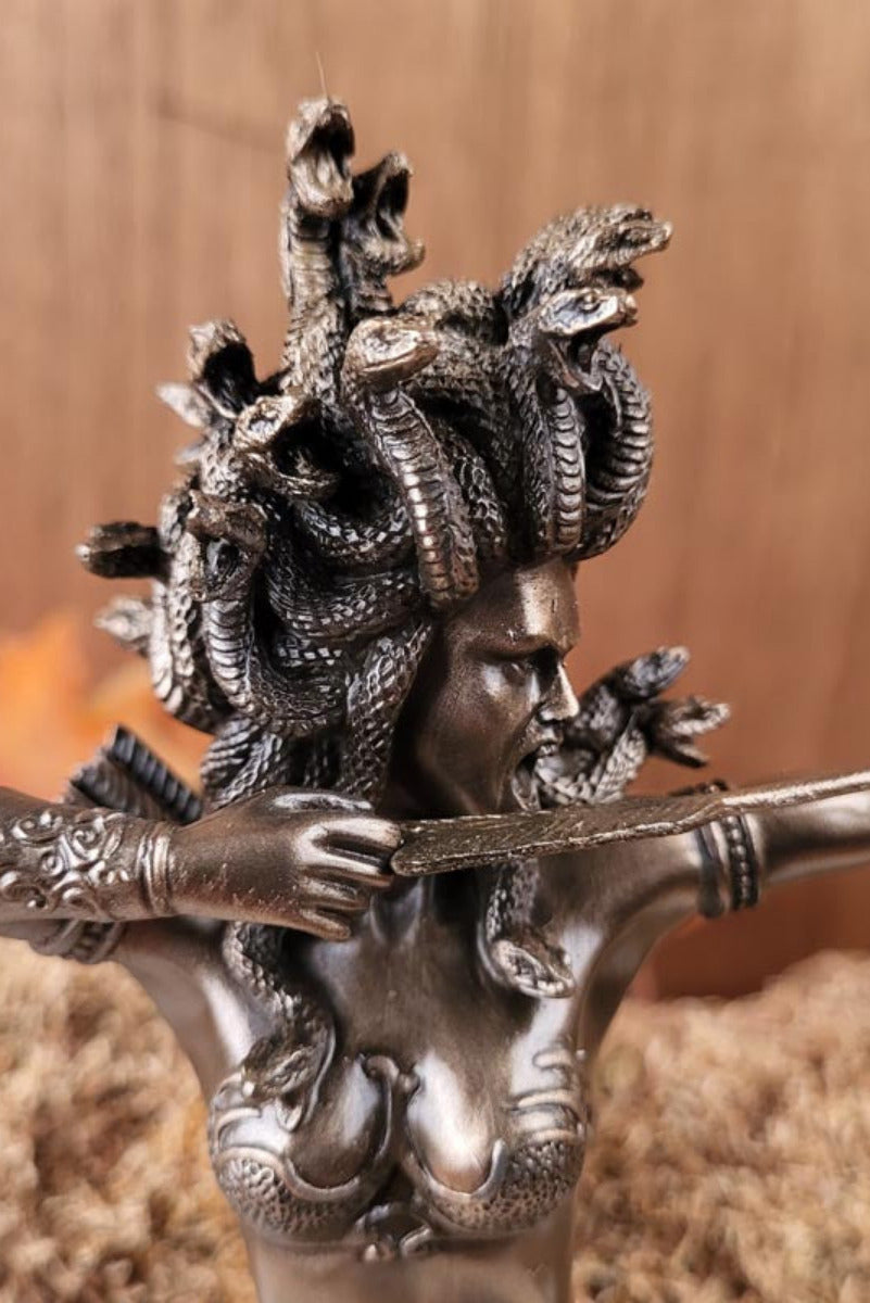 Medusa with bow - bronzed