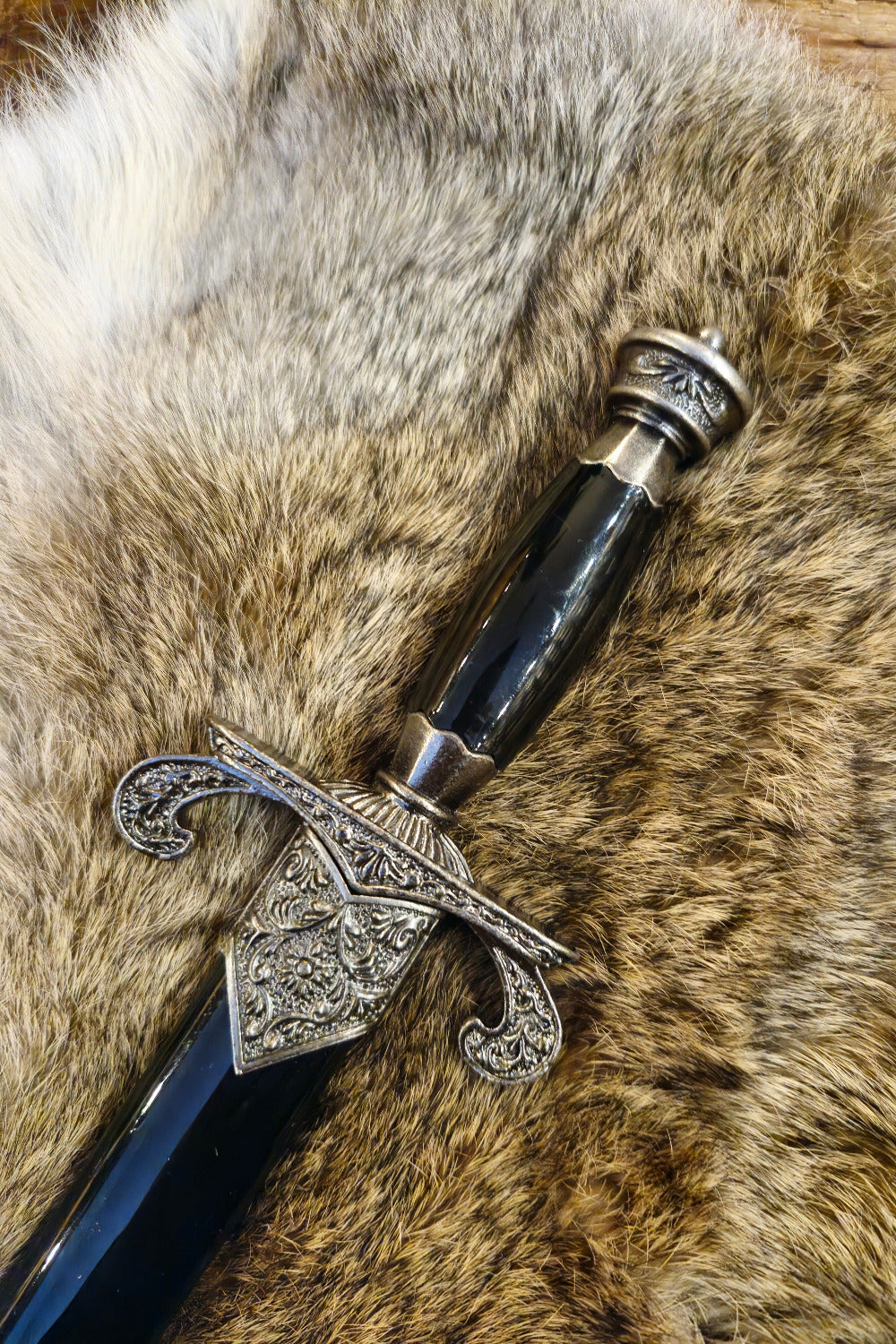 Medieval Dagger - Decoration