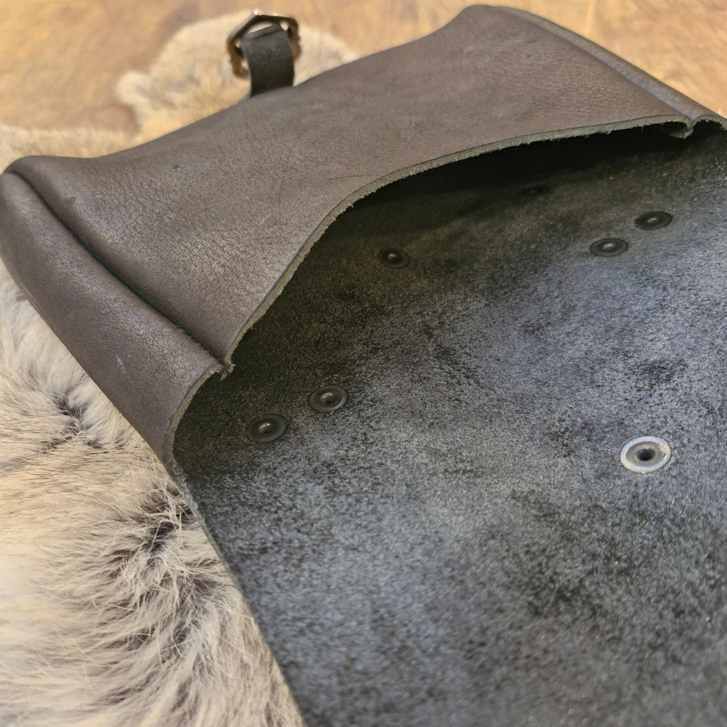 Mittelalter Gürteltasche mit Schnalle aus Nubukleder