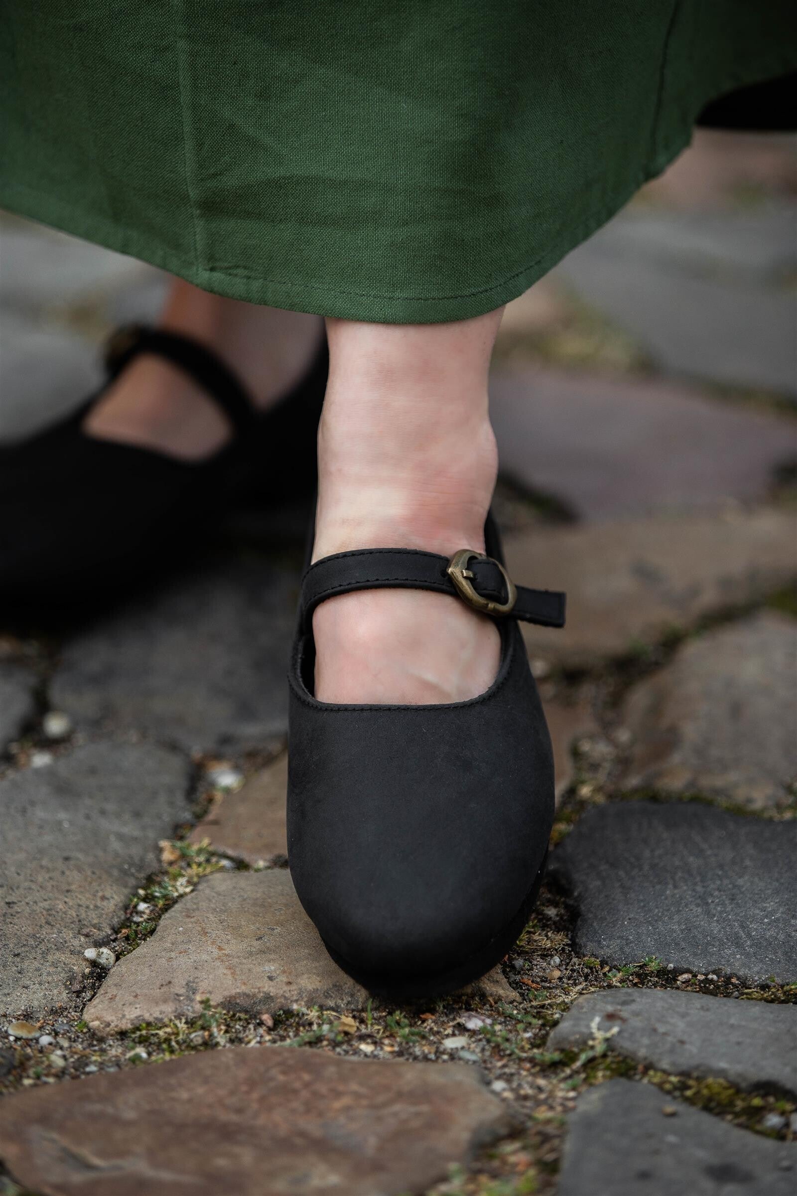Medieval Women's Nubuck Leather Shoe