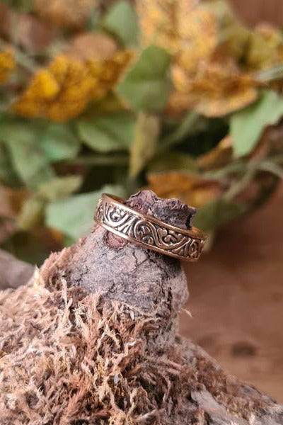 Mittelalter Ring Ornamentik aus Bronze