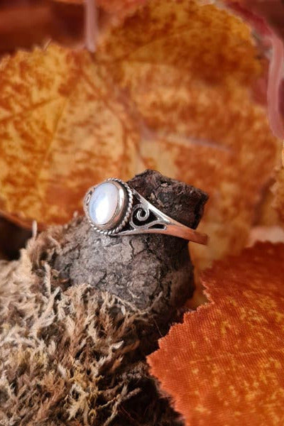 Mittelalter Ring mit Perlmutt aus Silber