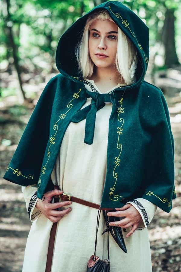 Medieval wool coif with embroidery