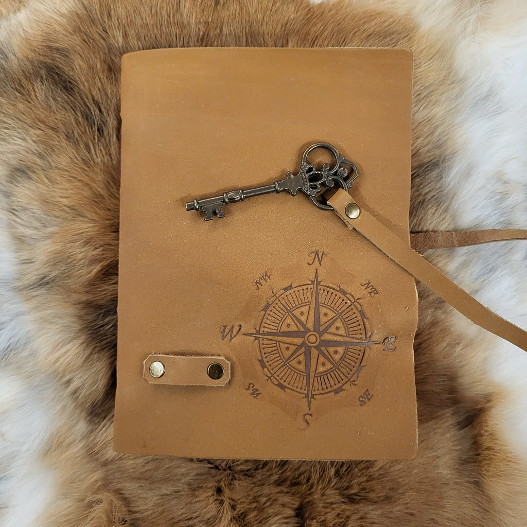 Notizbuch & Logbuch des Kapitän mit Kompassrose und Schlüssel