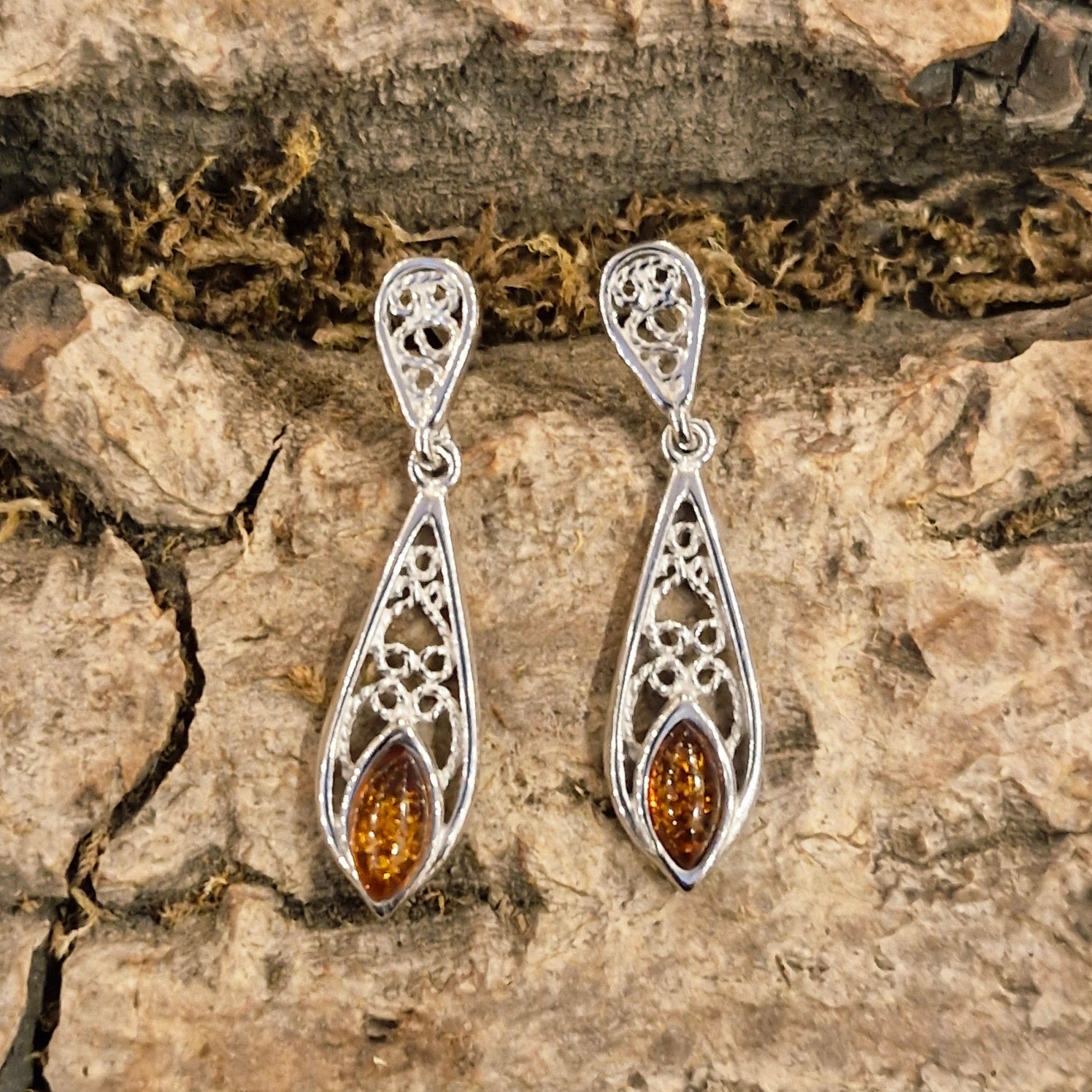Adel stud earrings with amber in rhodium-plated 925 silver