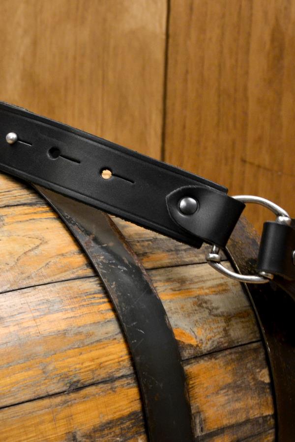 Prachtgürtel mit Ziernier aus Leder