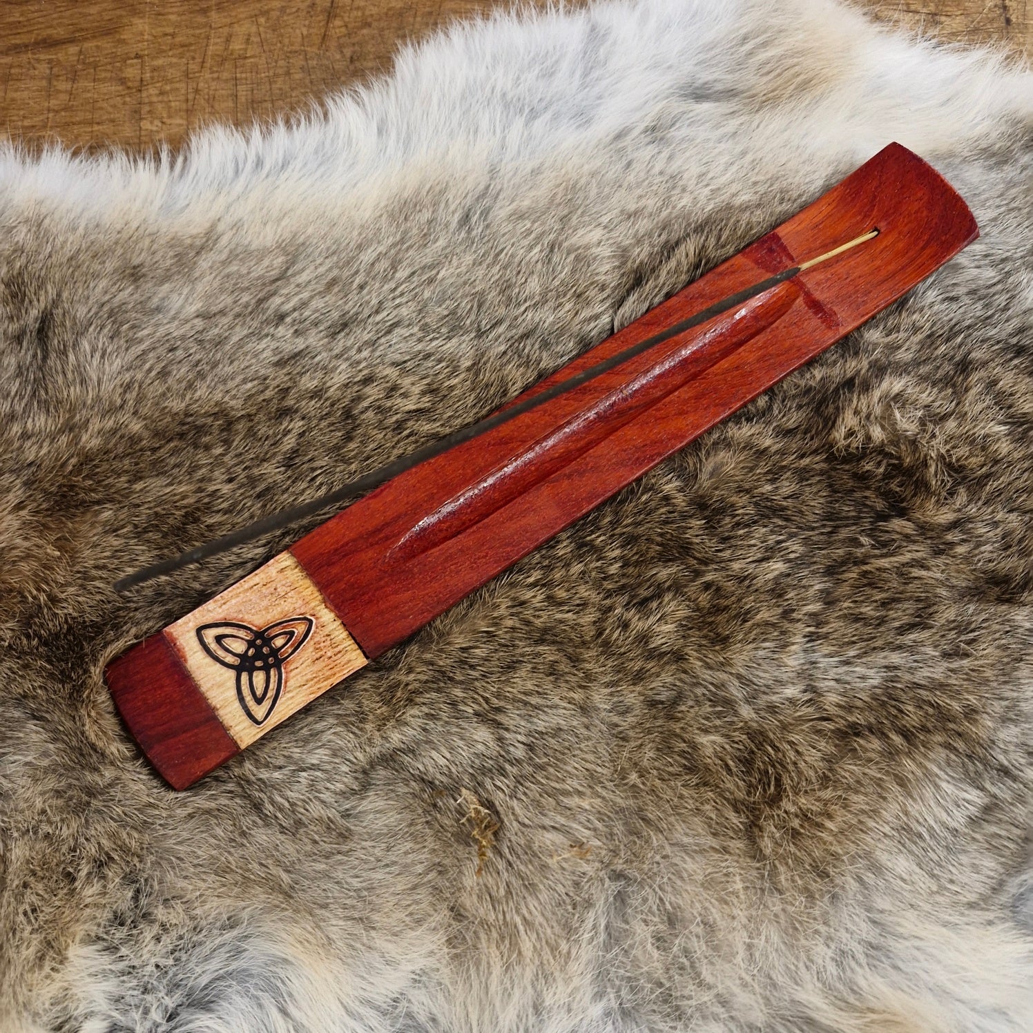 Räucherstäbchenhalter Keltischer Knoten Triqueta aus Holz