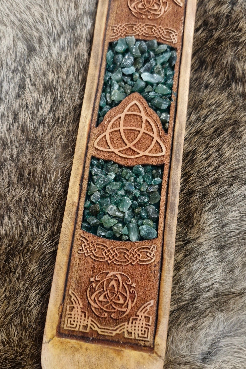 Räucherstäbchenhalter Keltischer Knoten mit Aventurin aus Holz Details