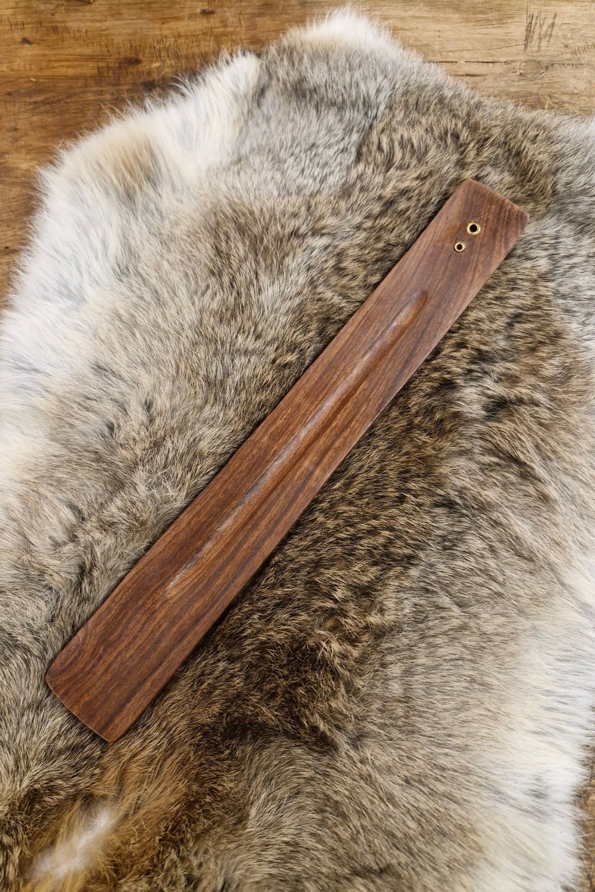 Einfacher Räucherstäbchenhalter aus Holz