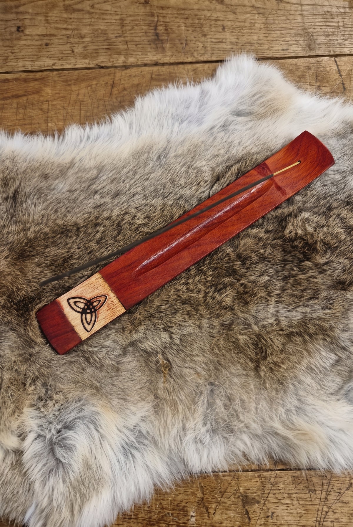 Räucherstäbchenhalter Keltischer Knoten Triqueta aus Holz