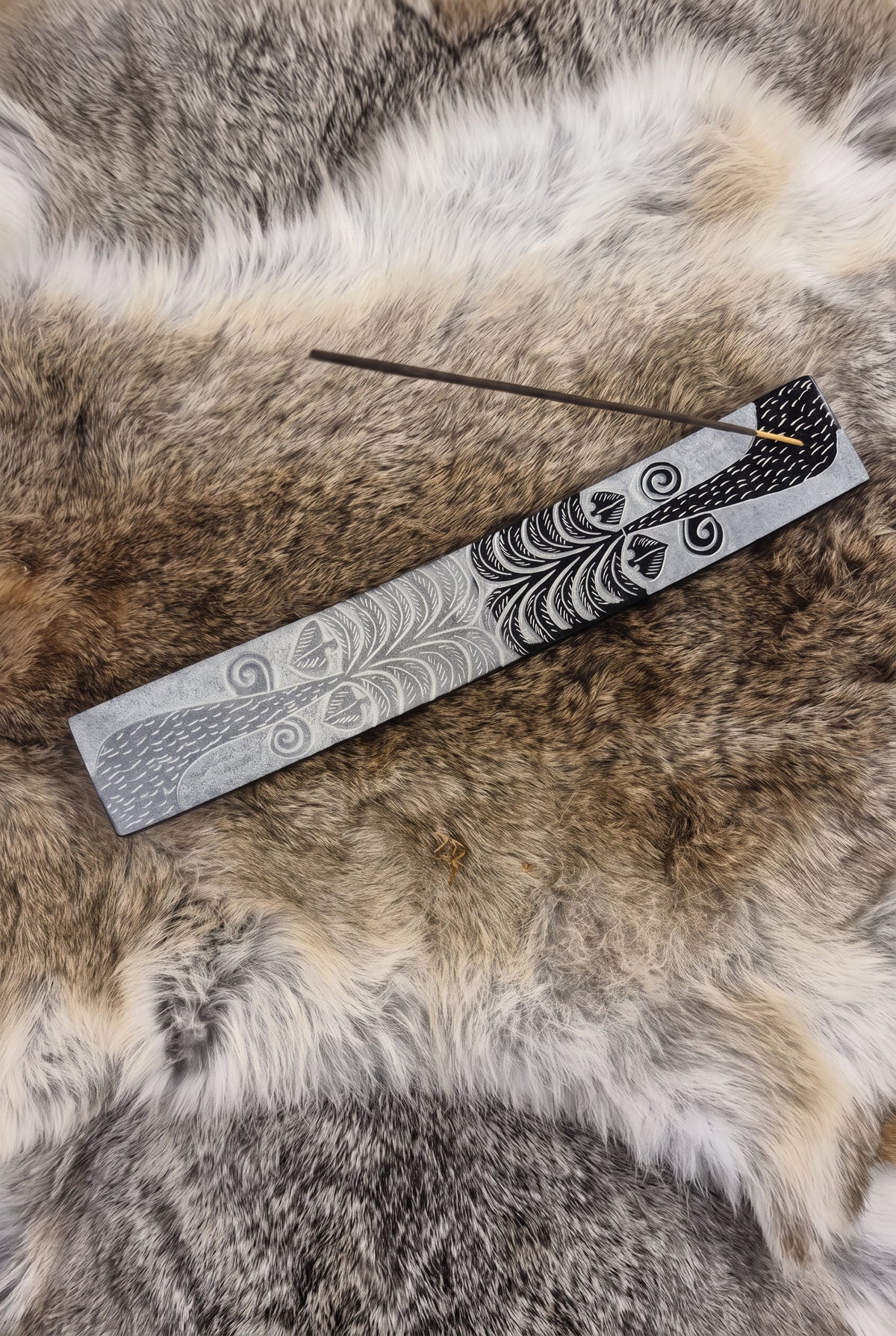 Räucherstäbchenhalter mit Palmenverzierung aus Speckstein