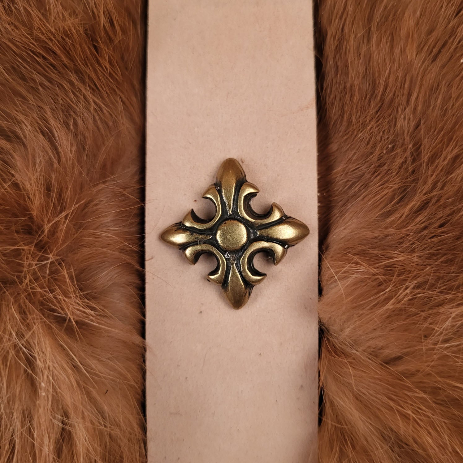 Renaissance Zierniet Lilie für 3 cm Riemen