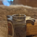 Schmaler Silberring mit Spiralmuster