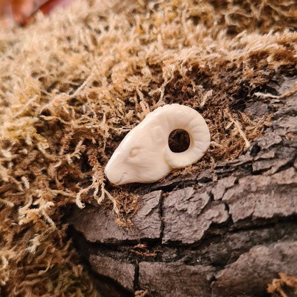 Schmuckperle Widderschädel aus Knochen