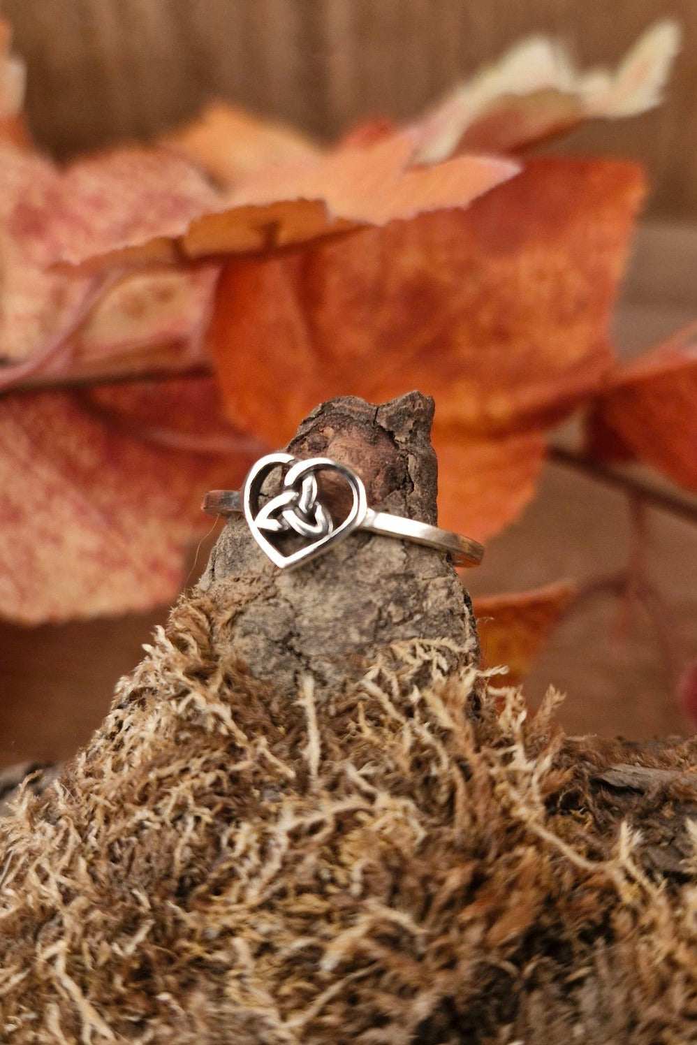 Silver ring Triquetra Heart