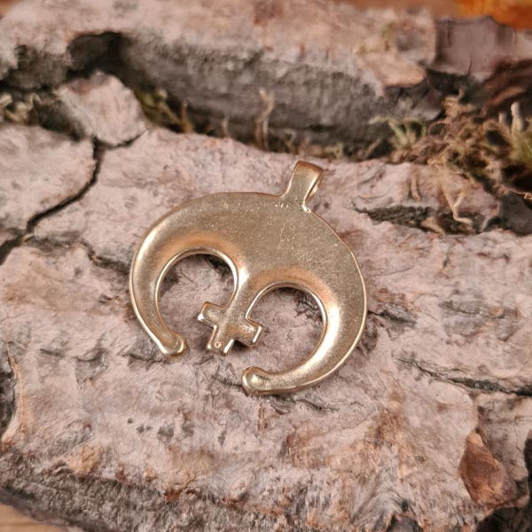 Slawen Schutzamulett Lunula mit Kreuz aus Bronze - Replik