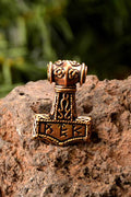 Thors Hammer mit Binderunen aus Bronze