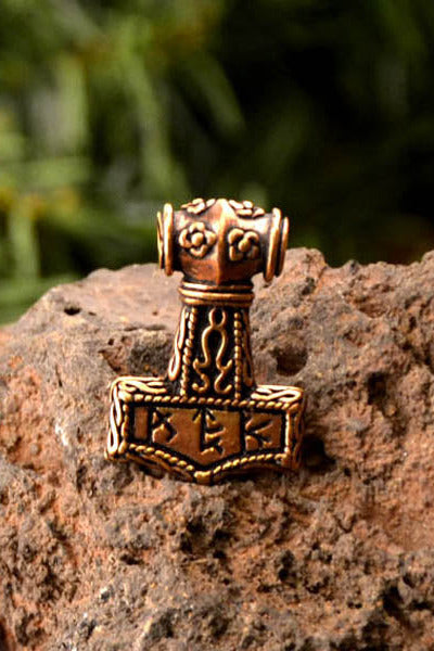 Thors Hammer mit Binderunen aus Bronze