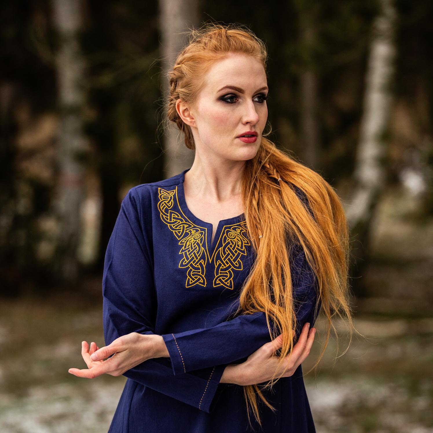 Wikinger Kleid Aslaug mit Stickereien