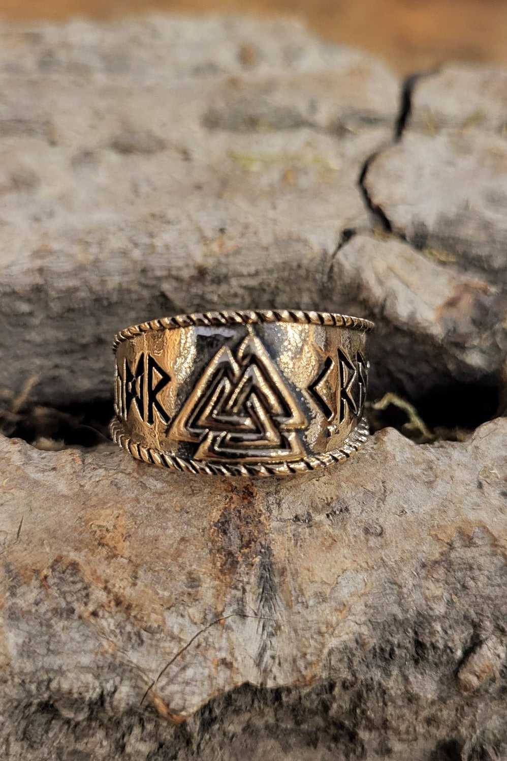 Viking Power Ring with Valknut in Bronze