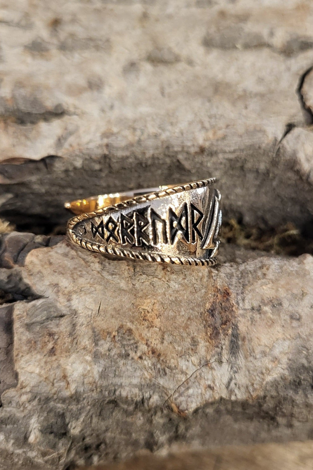 Viking Power Ring with Valknut in Bronze